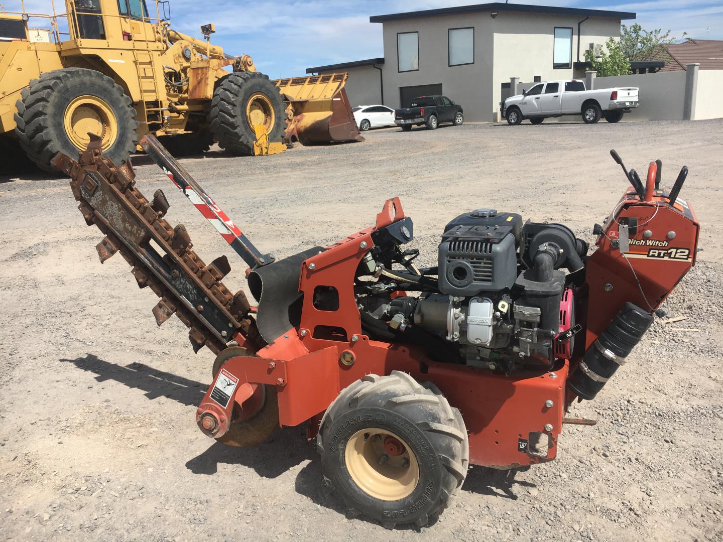 DITCH WITCH RT12